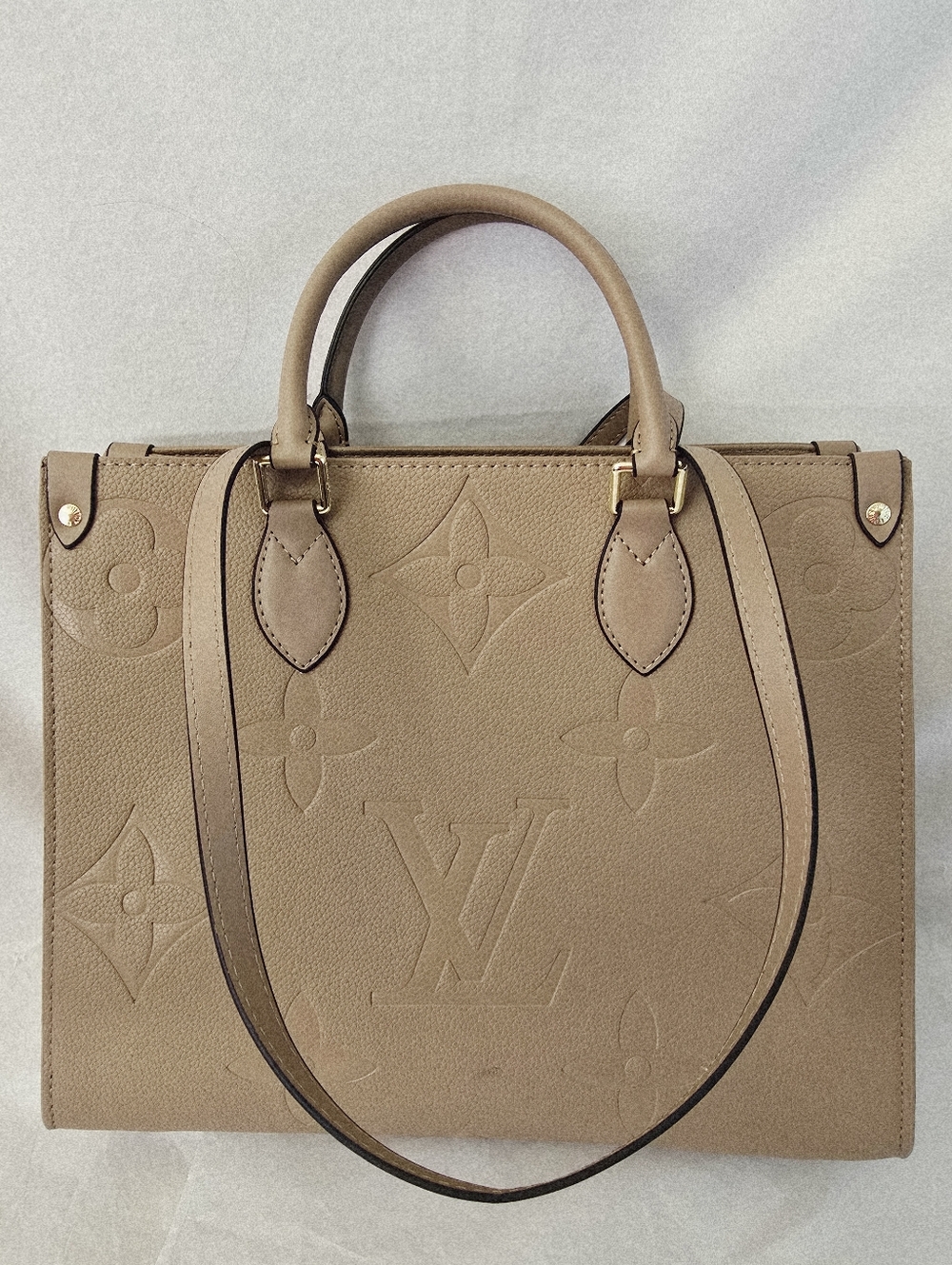 Fun FAUX Fashion Embossed Beige Tote Metal Toggle Close 2 handles soft lining